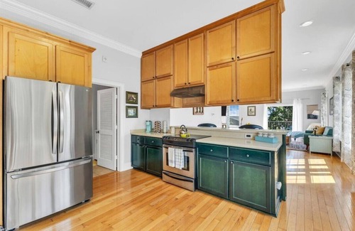 Darien Apartment | Close to River, In downtown, coffee shop on lower level of building, close to food walking distance