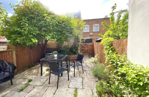 Sands End House | Close to River, Park and the City - Wonderhouse ready for guests