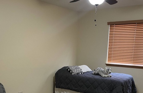 Joliet House | Close to Silver Cross Hospital