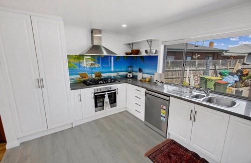 Paynesville House | Close to the lake’s edge, everything you could need to enjoy your getaway