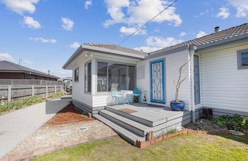 Paynesville House | Close to the lake’s edge, everything you could need to enjoy your getaway