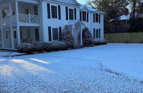 Aiken Apartment | CLOSE TO THE MASTERS - Newly Renovated Designer Home in Downtown Aiken