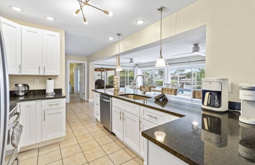 Yacht Club Villa | Close to the River - 4 Bedroom, 3 Bathroom, Pool, close to the River