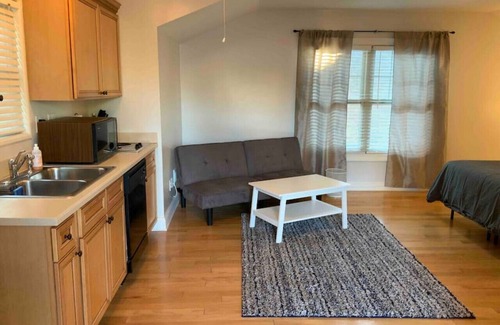 Home Park House | ClosednBeautiful Atlantic Station Studio!