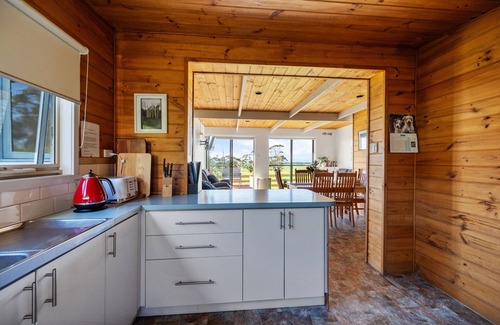 Yanakie Cottage | Closest accommodation to Wilsons Promontory National Park, 500m from the Prom