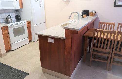 Copper Mountain Village Condo | Closest condo to the Lifts in the Center Village! Best Location in Copper!