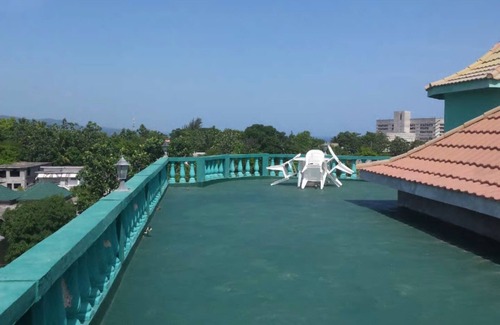 Montego Bay Apartment | Cloud 9 Suite on roof deck, Jacuzzi, AC, Hot Water, Wi-Fi, Herbal Detox
