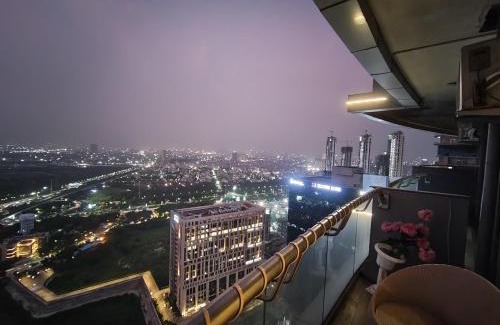 Sector 62 Apartment | Cloud stays 36th floor