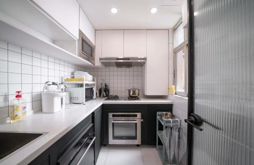 Xujiahui Apartment | Cloudlike Serenity-Family Apartment in Central Shanghai