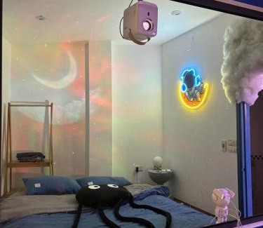 Dich Vong Apartment | Cloudy Room - Amoureux Homestay