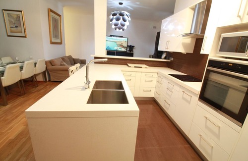 Randwick Apartment | CLOVELLY-PETS WELCOME-LIFESTYLE-BEACHES-PARKS-HEATED POOL-200SQM YARD-BUS-CAFES