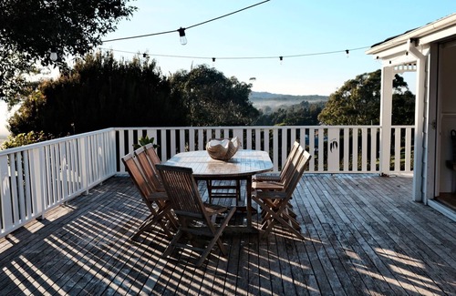 Toolijooa House | Clover Hill Cottage, between Gerroa and Berry