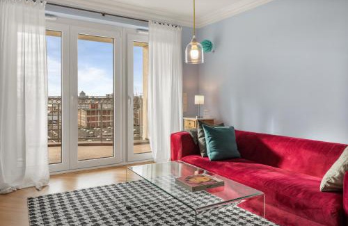 Hamm Apartment | CLS Zentrale City-Wohnung in Hamburg mit E-Laden und Tiefgarage, Klimaanlage, gratis WLAN, Smart TV, großer Balkon, Blick über Hamburg, Parkplatz, Cafe im Haus, Bushaltestelle direkt gegenüber, Flex Check In