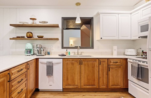 Thompsonville House | Club 100 - Crystal Mountain