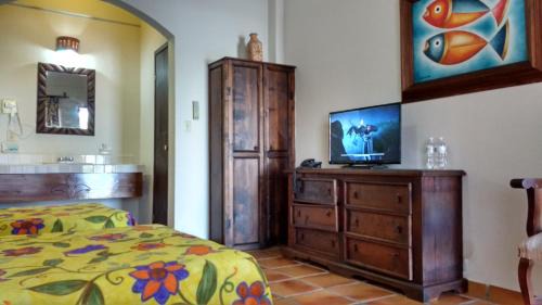 Pichilingue Hotel | Club Cantamar Beach Hotel & Marina
