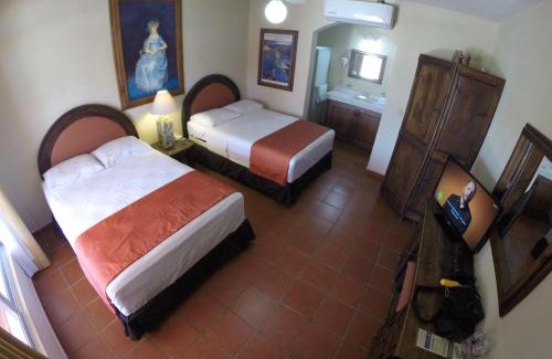 Pichilingue Hotel | Club Cantamar Beach Hotel & Marina