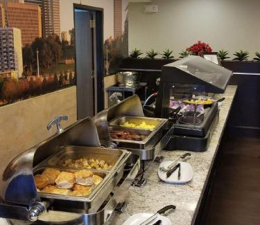 Merry Oaks Hotel | Club Hotel Nashville Inn & Suites