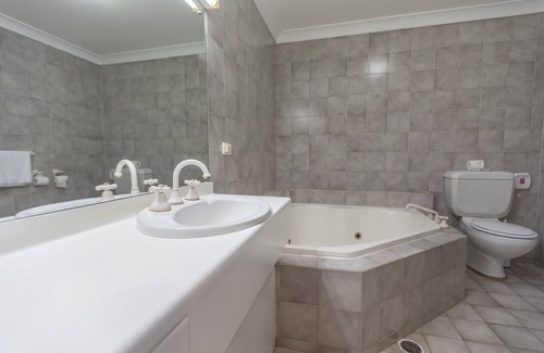 West Wyalong Hotel | Club Inn Motel