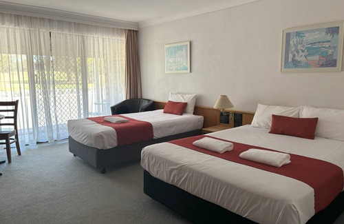 West Wyalong Hotel | Club Inn Motel