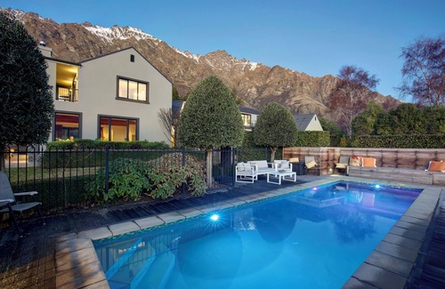 Kawarau Falls House | Club Moana at Oraka (pool, tennis court)