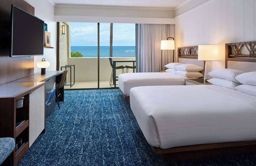 Keauhou Hotel | Club Oceanfront Suite 2 Double Beds at Outrigger Kona Resort and Spa