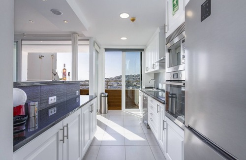 Albufeira Apartment | Clube do Monaco Glorious 2-bed Apartment Overlooking Ocean and Historic Old Town