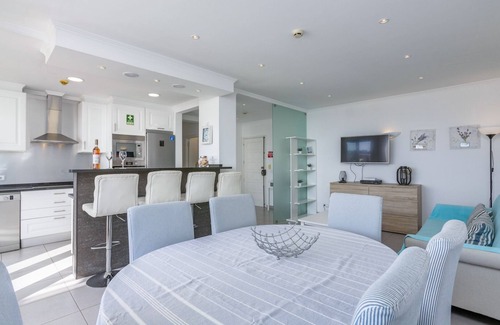 Albufeira Apartment | Clube do Monaco Glorious 2-bed Apartment Overlooking Ocean and Historic Old Town