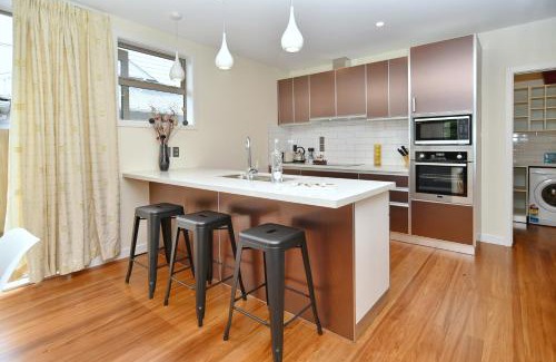 Ilam House | Clyde 106 - Christchurch Holiday Homes