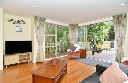 Ilam House | Clyde 106 - Christchurch Holiday Homes