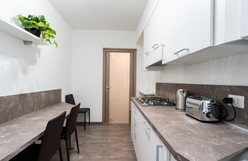 Como City Centre Apartment | Co-c933-ggar24a2 - Central Modern Apartment