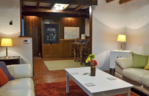 Peak District National Park Cottage | Courtyard Cottage At Dam Hall Barn