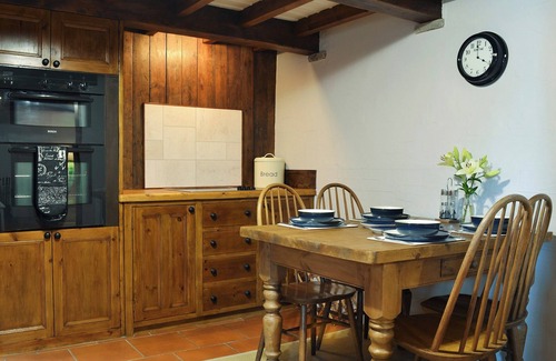 Peak District National Park Cottage | Courtyard Cottage At Dam Hall Barn