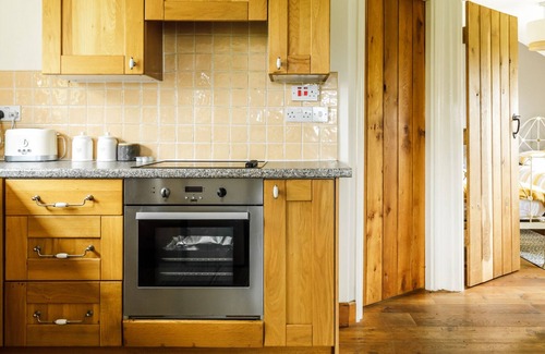 Cymau Cottage | Coach house apartment with balcony