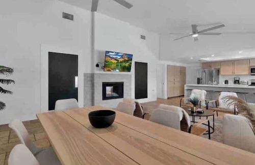 Bermuda Dunes House | Coachella & Summer Specials, inquire!Soccer, basketball, tennis, views, yoga+bar