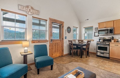 Dover Bay House | Coast A While - Lakefront Beach Bungalow