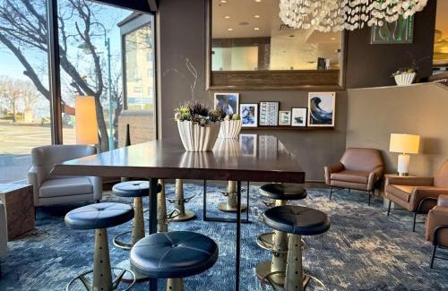 Regional District of Nanaimo Hotel | Coast Bastion Hotel