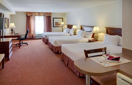 Grimshaw Hotel | Coast Grimshaw Hotel & Suites