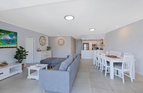 The Entrance Apartment | Coast Luxury Apartment 19