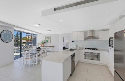 The Entrance Apartment | Coast Luxury Apartments 17