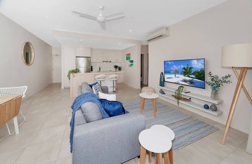 Cairns North Apartment | Coastal 2-Bed with Parking & Pool by the Ocean