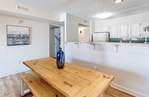 Ocean Sands Condo | Coastal 2BR 2nd-Floor | Balcony