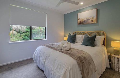Port Macquarie House | Coastal 3-bedroom home close by the beach
