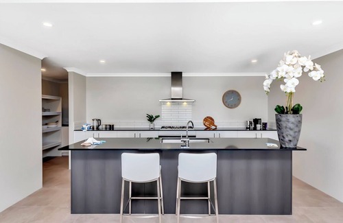 Mandurah Apartment | Coastal Bliss with Marina Views-Neaby Cafes