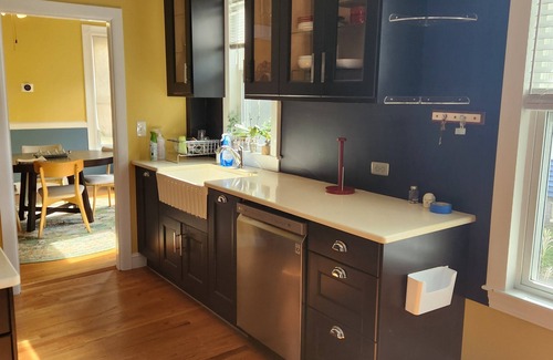 Swampscott House | Coastal Charm – Walk to Beach or Train!