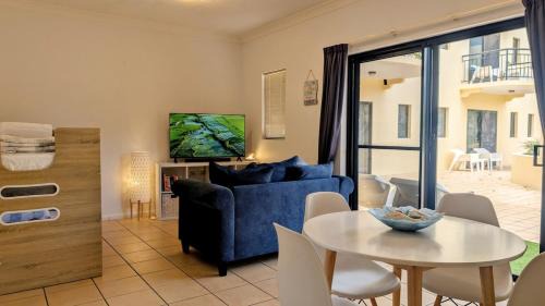 North Ward Apartment | Coastal Comfort - 1 bedroom beachfront apartment