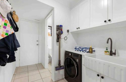 Burleigh Waters House | Coastal Comfort in Burleigh Heads Parking and WIFI