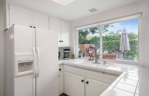 Hidden Valley House | Coastal Comfort w/Pool,Pet Friendly,30+ Day Stays
