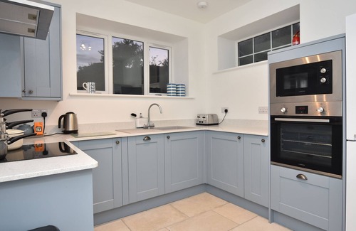 Landewednack Cottage | Coastal cottage - sea views on coast path, amazing local beaches, The Lizard