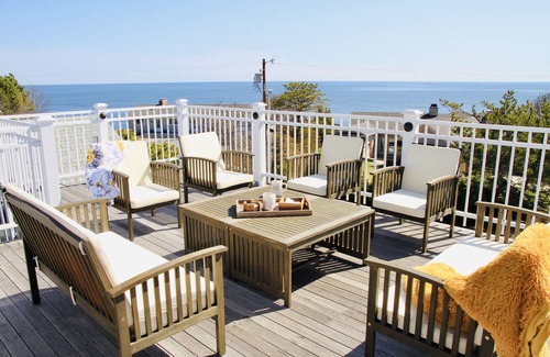 Cape Neddick House | Coastal Cottage w/Roof Deck Ocean Views - York, ME 4 Beds, 3 Baths, Sleeps 9