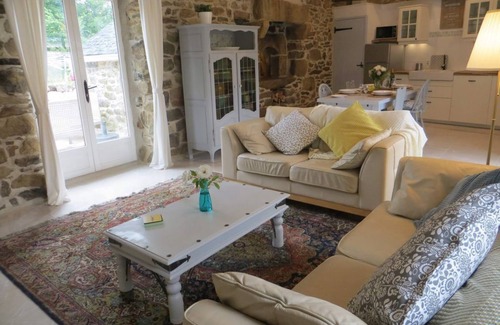 Plomodiern House | Coastal cottage with heated pool and gardens, 10 mins to beach